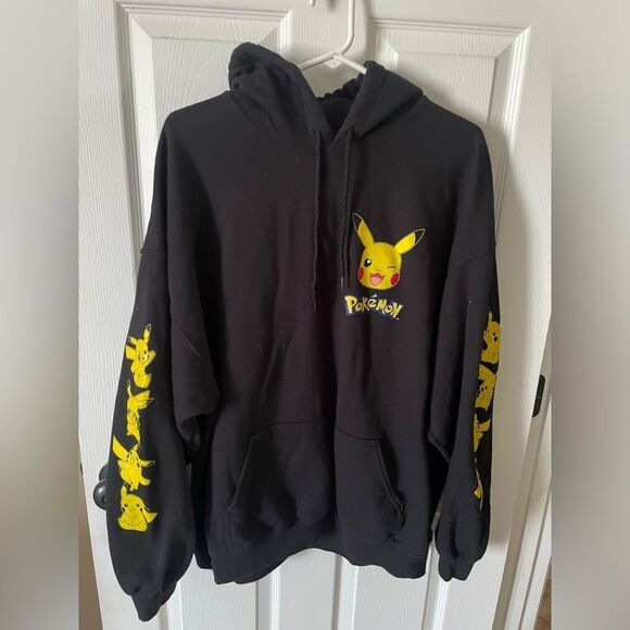 Pokémon Pikachu Black Hooded Sweatshirt Adult Size XXL - Picture 1 of 5